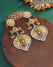 Noori two tone earrings handcrafted in 92.5 sterling silver with kundan and gold highlights.Style this up with your favourite ethnic or fusion outfits to complete the look.