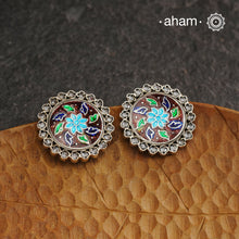 Elevate your style with our Meena Work Silver Earrings. Handcrafted in 92.5 silver, these earrings feature traditional meenawork, adding intricate detail to your ensemble. Enhance your look with this elegant and timeless accessory.&nbsp;