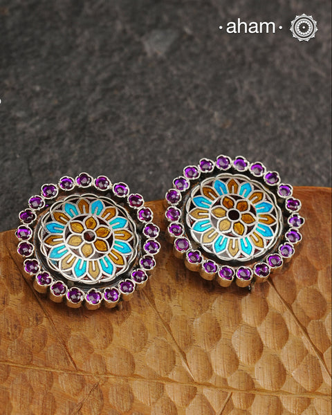 This Meena Work Festive Silver Studs is a stunning piece of jewellery perfect for special occasions. It features a combination of kundan and meena work all crafted in 92.5 silver.
