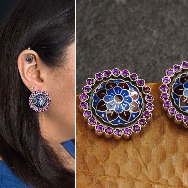 This Meena Work Festive Silver Studs is a stunning piece of jewellery perfect for special occasions. It features a combination of kundan and meena work all crafted in 92.5 silver.