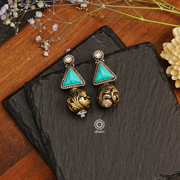 These Ira Turquoise Drop Silver Earrings offer the perfect combination of classic style and modern craftsmanship. Crafted in 92.5 silver, they are lightweight and ideal for both ethnic and western outfits. The two favourites, Turquoise and Chitai, come together in this beautiful piece.