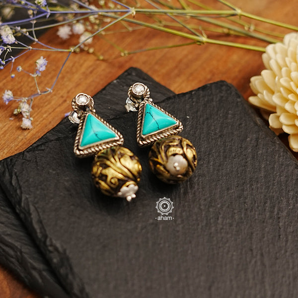 These Ira Turquoise Drop Silver Earrings offer the perfect combination of classic style and modern craftsmanship. Crafted in 92.5 silver, they are lightweight and ideal for both ethnic and western outfits. The two favourites, Turquoise and Chitai, come together in this beautiful piece.