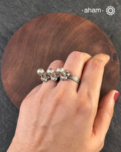 There is something so alluring about vintage tribal jewellery. They carry stories of the place and people they belong to. This beautiful vintage Tribal two finger silver ring from Rajasthan will be a great addition to your collection.
It may have slight irregularities because it is a one-of-a-kind vintage piece.