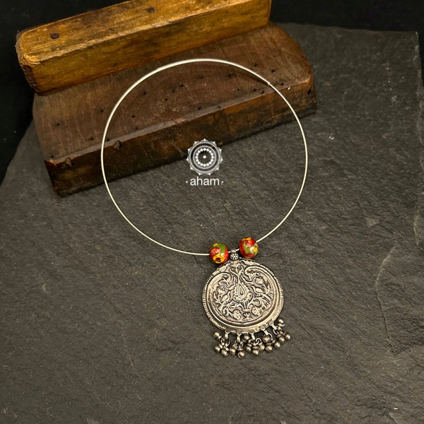 Everyday Wear Silver Chitai Pendant in 92.5 silver and Jaipur Blue Pottery Beads in Wire Hasli. Easy to wear, looks great with Indian and Western outfits.
The Hasli is easily removable and can be used with any other pendant as well.
