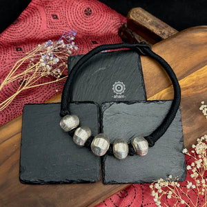 A classic! The silver-coated Wax beads deliver a timeless, iconic look that complements any western or Indian garment. 