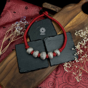 A classic! The silver-coated Wax beads deliver a timeless, iconic look that complements any western or Indian garment. 