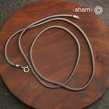 Silver chain in 92.5 silver. Wear it as it is or with a pendant.