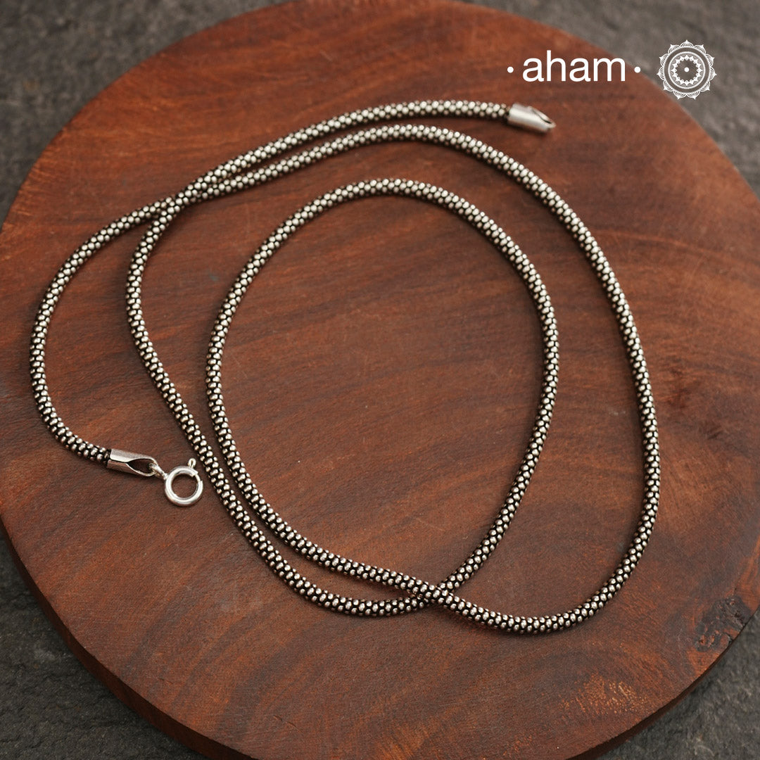 Silver chain in 92.5 silver. Wear it as it is or with a pendant.