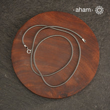 Silver chain in 92.5 silver. Wear it as it is or with a pendant.