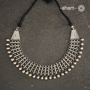 This Mewad Silver Neckpiece is crafted with 92.5 silver and is the perfect addition to your silver box. It can be worn alone or layered, making it a versatile and stylish accessory for any occasion.