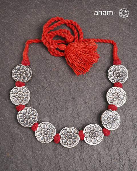 A classic design that will never go out of style. It is meticulously handmade in Rajasthan, showcasing the skill and expertise of the region.