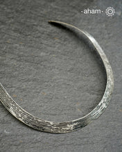 Classic collar Hasli crafted in 92.5 silver for casual wear