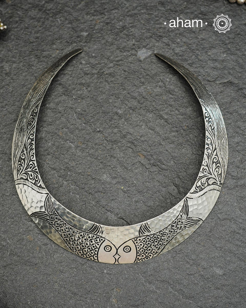 Classic collar Hasli crafted in 92.5 silver for casual wear