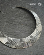 Classic collar Hasli crafted in 92.5 silver for casual wear