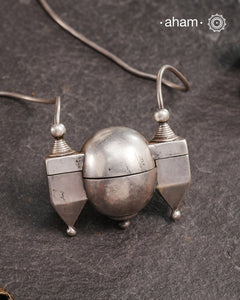 Vintage Lingam Silver Neckpiece