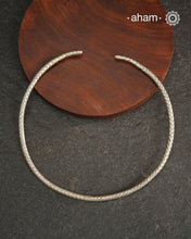 Stunning Chatai / Weave work&nbsp; Hasli.Easy to wear, looks great with Indian and Western outfits.Crafted in 92.5 silver, is so easy to wear and can be adjusted to sit perfectly on your neck. &nbsp;This particular piece is crafted by the karen hill tribe from thailand.&nbsp;