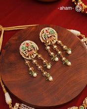 Exquisitely elegant, the heritage collection features traditional motifs and intricate kundan jadau work on gold-plated silver jewellery, a reflection of the rich culture of India. This collection is perfect for brides and bridesmaids.