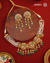 Exquisitely elegant, the heritage collection features traditional motifs and intricate kundan jadau work on gold-plated silver jewellery, a reflection of the rich culture of India. This collection is perfect for brides and bridesmaids.