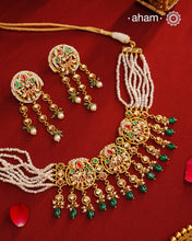 Exquisitely elegant, the heritage collection features traditional motifs and intricate kundan jadau work on gold-plated silver jewellery, a reflection of the rich culture of India. This collection is perfect for brides and bridesmaids.