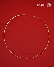 92.5 silver wire Hasli with gold polish.
Easy to wear, looks great with Indian and Western outfits.
The Hasli opens on one end which allows you to easily put in pendants.