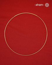 92.5 silver wire Hasli with gold polish.
Easy to wear, looks great with Indian and Western outfits.
The Hasli opens on one end which allows you to easily put in pendants.