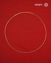 92.5 silver wire Hasli with gold polish.
Easy to wear, looks great with Indian and Western outfits.
The Hasli opens on one end which allows you to easily put in pendants.