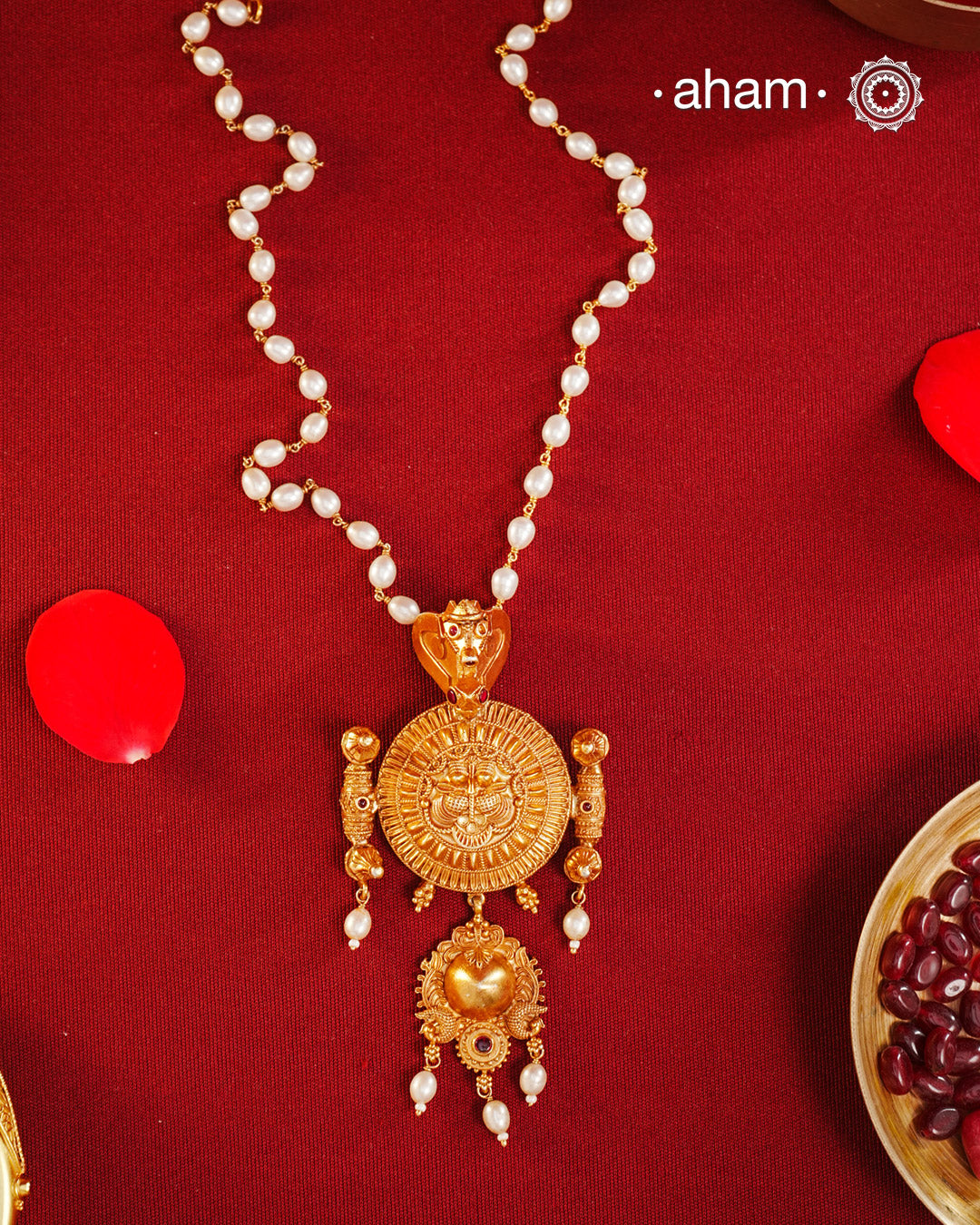 Temple Work Gold Polish Silver Neckpiece