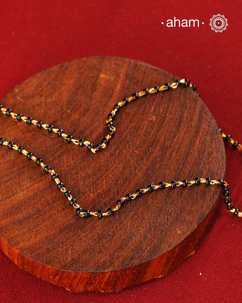 Understated yet distinctive, this gold-polished silver mangalsutra features fine craftsmanship and a minimal silhouette for everyday elegance.