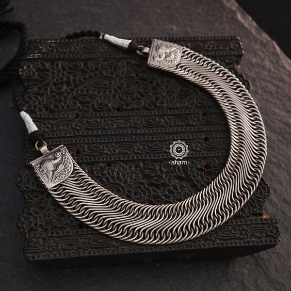 A beautiful wire woven  neckpiece that sits perfectly around the neck. 
Crafted in silver. 
