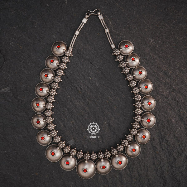 This silver neckpiece is a classic design that will never go out of style. It is meticulously handmade in Rajasthan, showcasing the skill and expertise of the region.