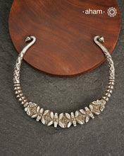 A solid silver Hasli. A beautiful tribal piece from Rajasthan/ Gujarat.&nbsp;