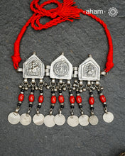 The Tribal Silver Choker features a lightweight design that balances minimalism with striking elegance. Crafted to offer subtle sophistication, this choker enhances any outfit with its refined simplicity, making it a versatile and timeless addition to your jewellry collection.