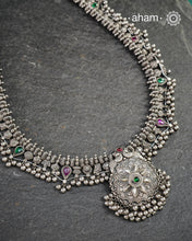 Peshwai Kolhapuri saaj comes from the Western Ghats region of Maharashtra.
92.5 silver neckpiece with Original saaj motifs and a traditional pendant.
A true heirloom piece that your generations will wear with immense pride.