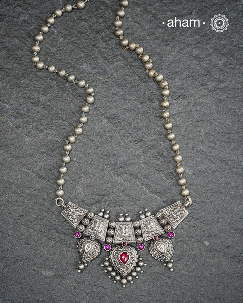 Beautiful 92.5 Sterling Silver handcrafted neckpiece with yali motifs and kemp stone highlights. Crafted by experts in kolhapur.