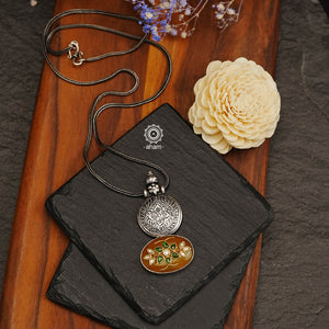 This sleek Ira Stone Silver Neckpiece is light weight and stylishly crafted in 92.5 silver. The stone inlay pendant paired with fox chain adds a touch of class, making it perfect for any occasion.