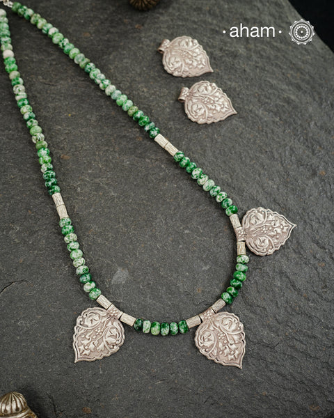 Peepul Patra Tree Agate Silver Neckpiece