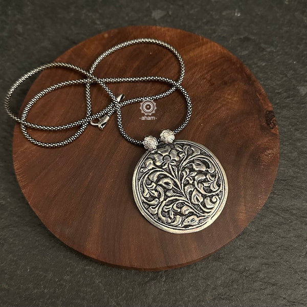 Silver Pendant in 92.5 sterling silver with Chitai work. Great for work and everyday wear. (Does not include chain)