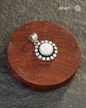 92.5 Sterling Silver Pearl Pendant.(Chain not included)