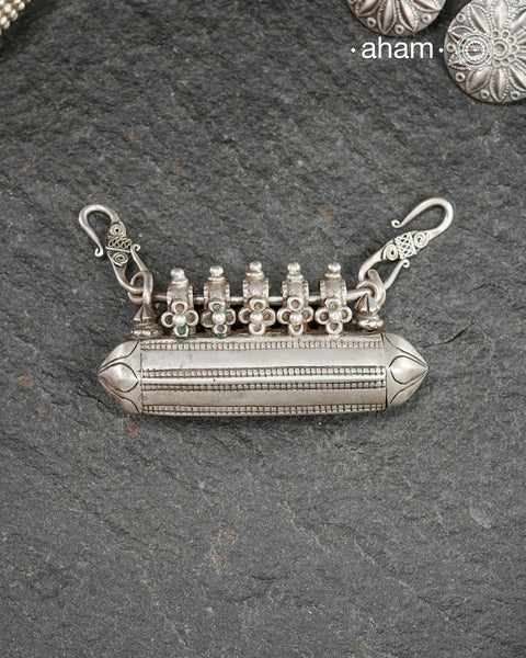 Vintage Silver Pendant.
Beautiful handcrafted pendant from a bygone area, that bring back memories and stories of that time. Wear it with a long chain or with a black thread, or layer them with to create a distinct look.