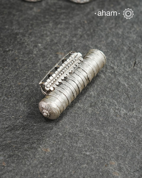 Vintage Silver Pendant from the south of India.Beautiful handcrafted pendant from a bygone area, that bring back memories and stories of that time.