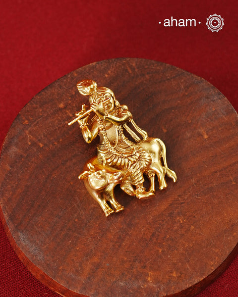 A beautifully detailed pendant depicting Lord Krishna playing the flute with his beloved cow, symbolising devotion, compassion, and divine grace. Crafted in 92.5 silver with a rich gold polish, every intricate detail brings this timeless form to life. A meaningful piece that can be worn every day or treasured as a spiritual keepsake.