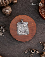 Discover the charm of traditional craftsmanship with our Handmade 92.5 Sterling Silver Vishnu feet Silver Pendant. Expertly crafted using the thapi (stamp die) technique, this pendant reflects the age-old artistry of India’s tribal communities. Known by various names like Kavach, Mandaliya, Patri, and Kathla, amulet pendants have long been cherished as symbols of passive worship—a way to keep your deity, Kuldevta, or Kuldevi close to your heart.