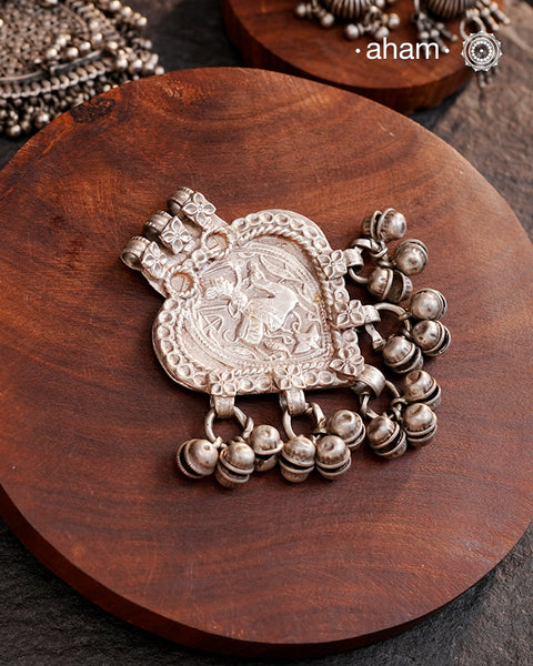 Beautiful handcrafted tribal silver pendant of a hero on a horse from a bygone area, that bring back memories and stories of that time. Wear it with a long chain or with a black thread, or layer them to create a distinct look.