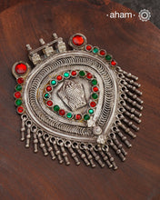 Beautiful handcrafted Arrowhead tribal silver pendant with Fish- Matsya, a symbol of fertility stamped in the center, A piece from a bygone area, that bring back memories and stories of that time. The pendant has some beautiful stone highlights that bring out the beauty of the piece even more. Wear it with a long chain or with a black thread, or layer them to create a distinct look.&nbsp;