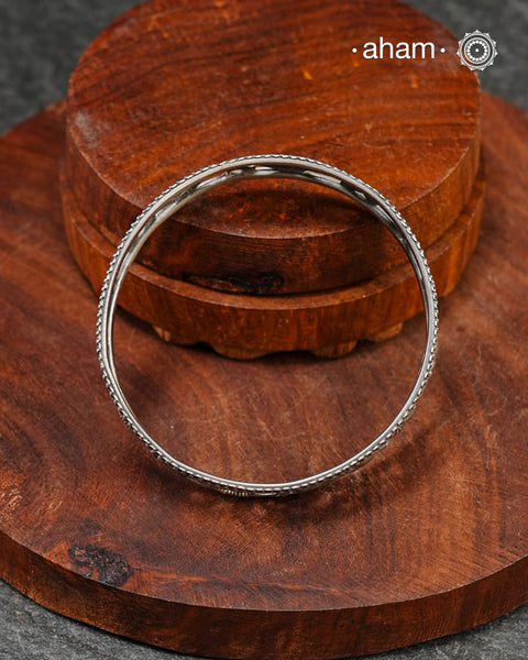 Handcrafted 92.5 sterling silver bangles with floral work.
Comes as a single piece.