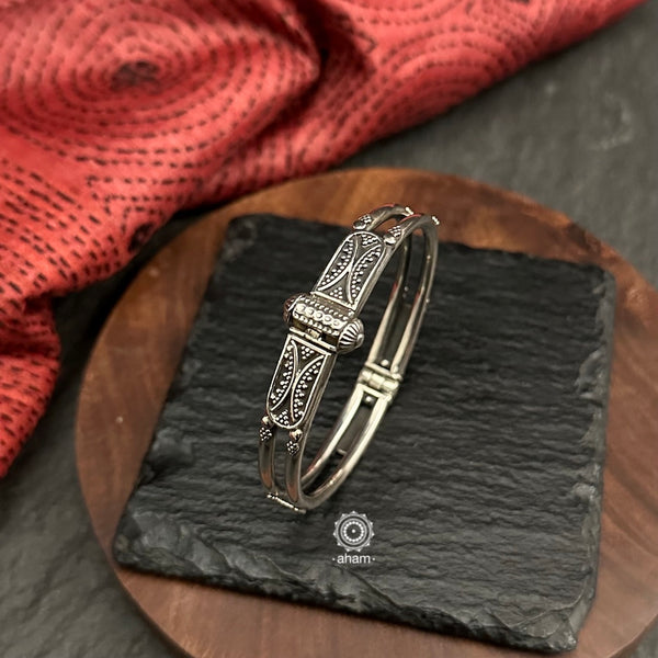 Mewad kada with beautiful Rava work from Rajasthan.Handcrafted in 92.5 sterling silver. Everyday staple pieces which can be teamed with any outfit of your choice.