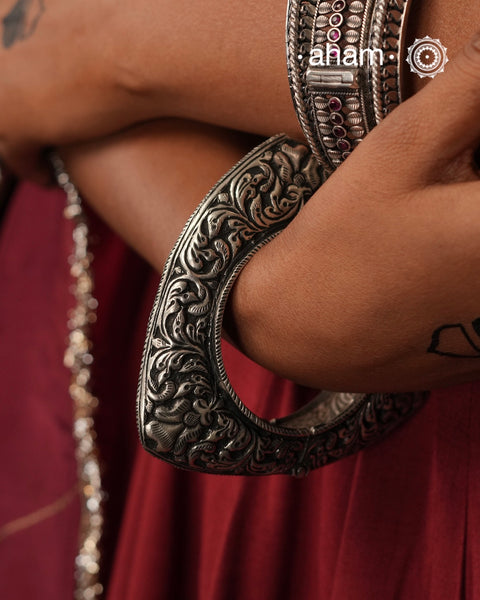 92.5 Sterling Silver Handcrafted kada with gorgeous Chitai work. These are classic silver pieces that you can wear for years to come.