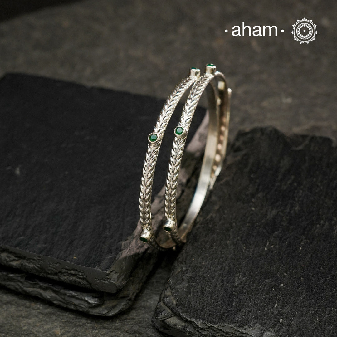 Textured Everyday wear silver bangles crafted in 92.5 silver. Works great when stacked with other bangles or even just by itself.