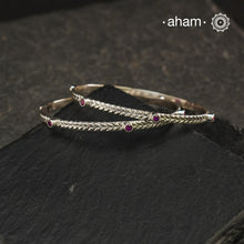 Textured Everyday wear silver bangles crafted in 92.5 silver. Works great when stacked with other bangles or even just by itself.