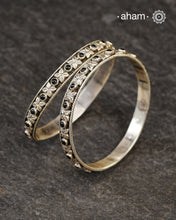 Green Flower Everyday wear silver bangles crafted in 92.5 silver. Works great when stacked with other bangles or even just by itself.